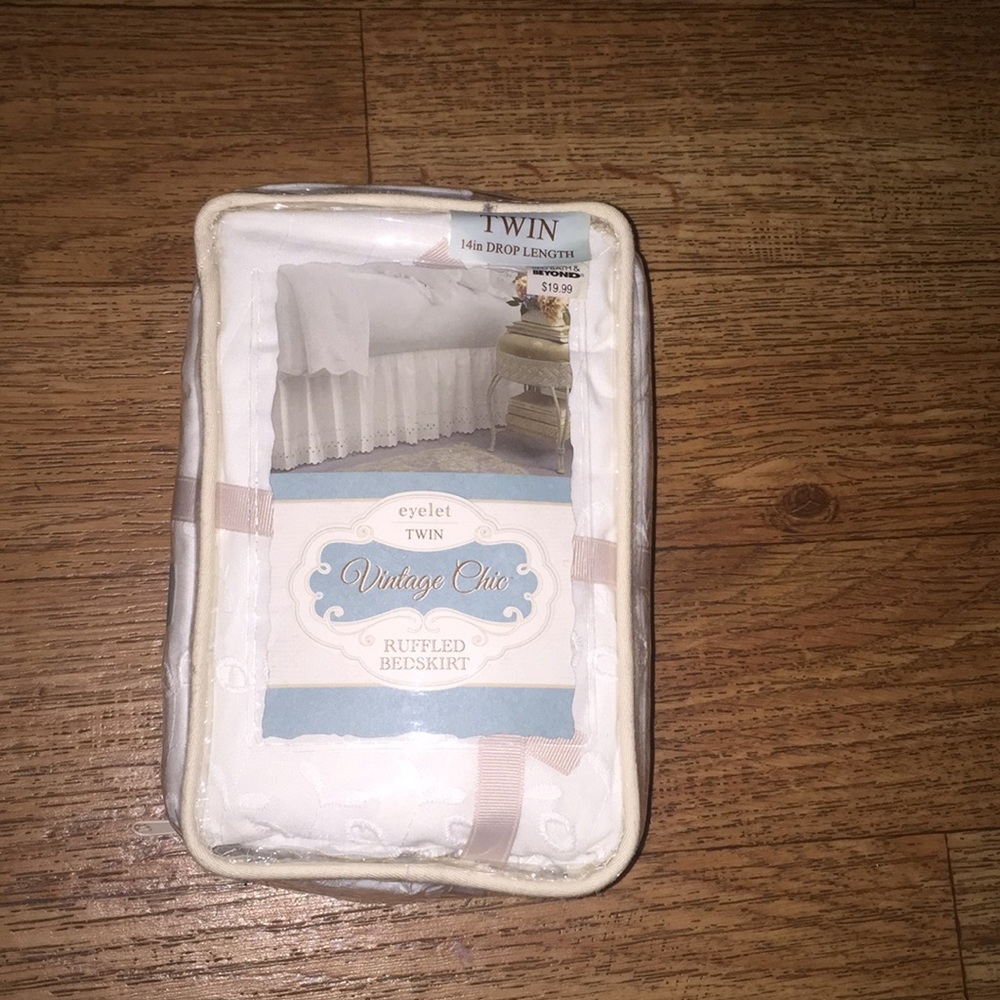 Brand new “twin” Ruffled Bedskirt